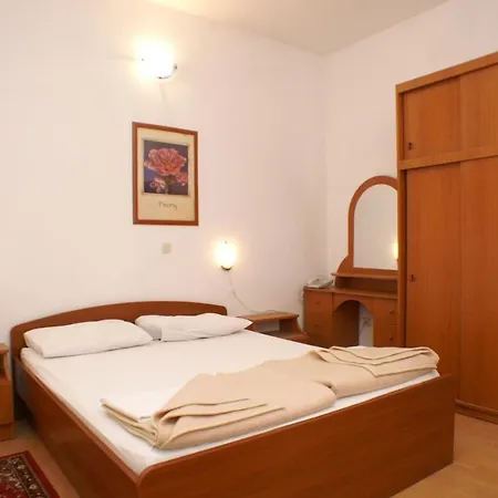 Apartment By The Sea Trpanj, Peljesac - 3162 Trpanj